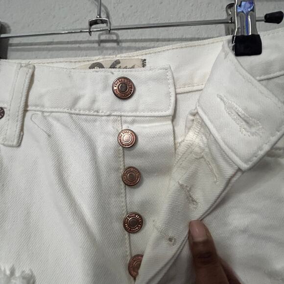 New Free People White Distressed Women Shorts Size 26 - Picture 5 of 6